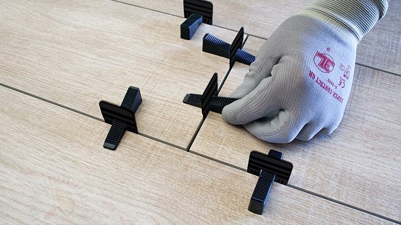 Укладка керамогранита представляется как один из самых сложных видов плиточной облицовки.-10